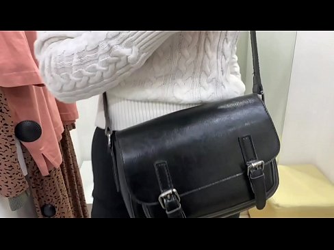 ❤️ Verejná masturbácia mladej sučky FeralBerry s robertkom v skúšobnej miestnosti ❤️ Sex video na nás sk.kassavrn.ru ☑